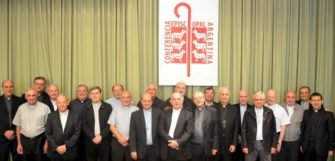 Cosme Beccar Varela – ESCANDALOSA DECLARACIÓN DE LA CONFERENCIA EPISCOPAL, FALSEDAD SOBRE MONS. ANGELELLI Y SILENCIO ANTE LA BLASFEMIA COMETIDA CONTRA LA VIRGEN SANTÍSIMA