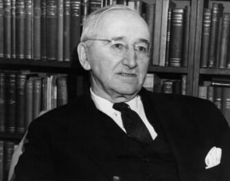 Friedrich A. von Hayek – La competencia como proceso de descubrimiento